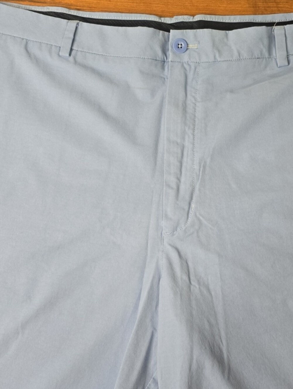 Vineyard Vines Pale Blue Men's Flat-Front Shorts - 48B